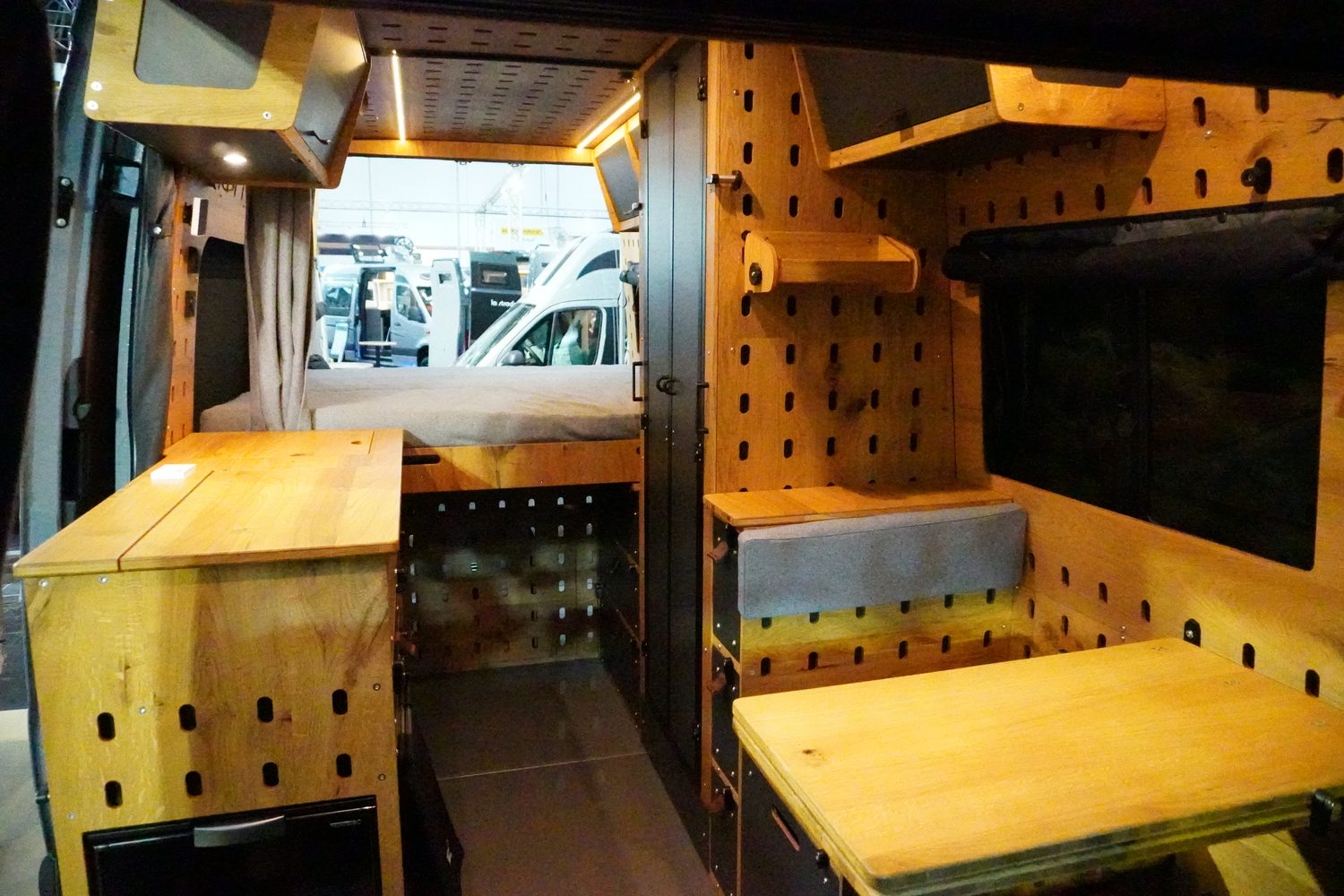 Manis Camper Manufaktur – Innenausbau eines Kastenwagens